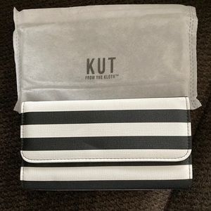 NWT Kut from the Kloth wallet